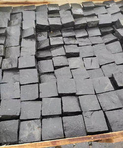 Pavés d'allée de basalte noir fendu de nature - Product Image 4