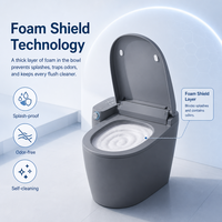 Toilette intelligente en céramique avec siège chauffant allongé, télécommande, siphon en P inclus, fixation au sol