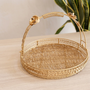 Panier de rangement rond en métal fait main, style rustique, pour l'organisation du salon - Product Image 1