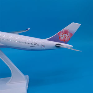 Модель самолета China Airlines, масштаб 1:400, 30 см, для промоакций и подарков - Product Image 3