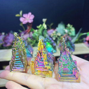 Bán Buôn Bismuth Quặng Nguyên Liệu Đá Hiếm Tinh Thể Kim Tự Tháp Không Thường Xuyên Bismuth Quặng Mẫu Vật Bộ Sưu Tập - Product Image 3