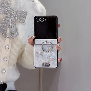 Étui de téléphone élégant et preppy en jean imprimé crocodile avec strass en cristal et support anneau pour Z Flip 7 6 5 4 3 – Housse de protection girly - Product Image 4