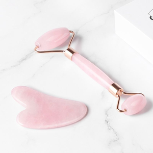 Set <span class=keywords><strong>de</strong></span> <span class=keywords><strong>Rodillo</strong></span> Facial y Gua Sha <span class=keywords><strong>de</strong></span> <span class=keywords><strong>Cuarzo</strong></span> Rosa - <span class=keywords><strong>Rodillo</strong></span> Facial <span class=keywords><strong>de</strong></span> Piedra en Forma <span class=keywords><strong>de</strong></span> Corazón con Efecto Reafirmante <span class=keywords><strong>para</strong></span> Uso Doméstico - Product Image 6
