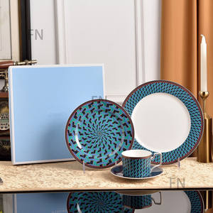 Service de table en céramique Bols et assiettes en porcelaine osseuse Service de table en porcelaine pour famille - Product Image 5