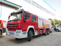Truk Pemadam Kebakaran HOWO 12CBM Air dan Busa 6x4 untuk Penyelamatan Kebakaran, Respon Darurat Industri, dan Penyelamatan