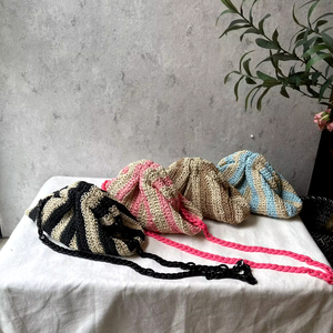 การออกแบบใหม่ที่มีสไตล์ฟางถักถุง Raffia กระเป๋ากระเป๋าคลัทช์พร้อมล็อคโลหะที่ซ่อนอยู่ - Product Image 1