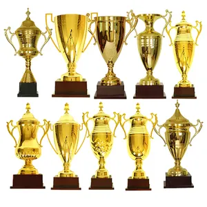 Logo personnalisé Creative Champions Award Cup World Sports Médailles et trophées Trophée de luxe en métal doré argenté Sport en métal avec couvercle