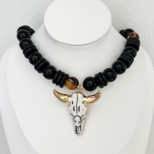 <span class=keywords><strong>Collana</strong></span> <span class=keywords><strong>con</strong></span> Ciondolo Teschio di Toro alla Moda per Uomo e Donna, Catena Nera <span class=keywords><strong>con</strong></span> Perline e Charm Teschio <span class=keywords><strong>con</strong></span> <span class=keywords><strong>Corno</strong></span> Dorato, Gioiello Gotico Occidentale - Product Image 3