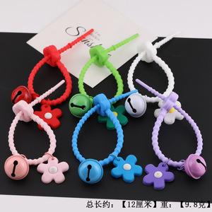 Llavero de silicona colorido con forma de flor y campana, accesorio DIY para bolsos, colores aleatorios, decoración artesanal de resina plástica - Product Image 5