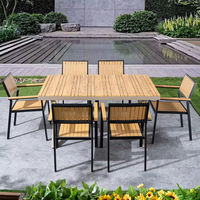 Ensemble de table et chaises de salle à manger d'extérieur moderne, structure en aluminium, chaises en plastique imitation bois, pour restaurant, villa, parc, résistant aux intempéries, pieds croisés