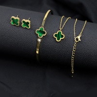 Ensemble de Bijoux Luxe Classique, Accessoires de Mode Personnalisés, Bracelet Collier Boucles d'Oreilles en Acier Inoxydable