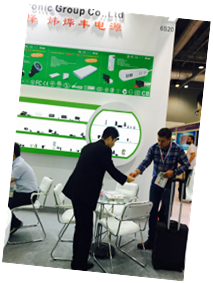 สถานีพลังงาน AC แบบพกพาขนาดเล็ก25000มิลลิแอมป์ต่อชั่<span class=keywords><strong>ว</strong></span>โมง85<span class=keywords><strong>ว</strong></span>ัตต์สำหรับแล็ปท็อปพลังงานอิน<span class=keywords><strong>เวอร์</strong></span>เตอร์อลูมิเนียมอัลลอยด์สำหรับใช้งานกลางแจ้ง - Product Image 5