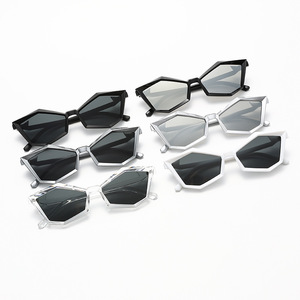 Venta Directa de Fábrica de Gafas de Sol Poligonales Anti-UV para Viajes al Aire Libre, para Hombre y Mujer, a la Moda - Product Image 1