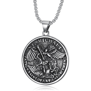 Collier Pendentif Croix Rétro Tendance en Gros, Bouclier Personnalisé en Acier Inoxydable, Bijoux Religieux Chrétiens - Product Image 5