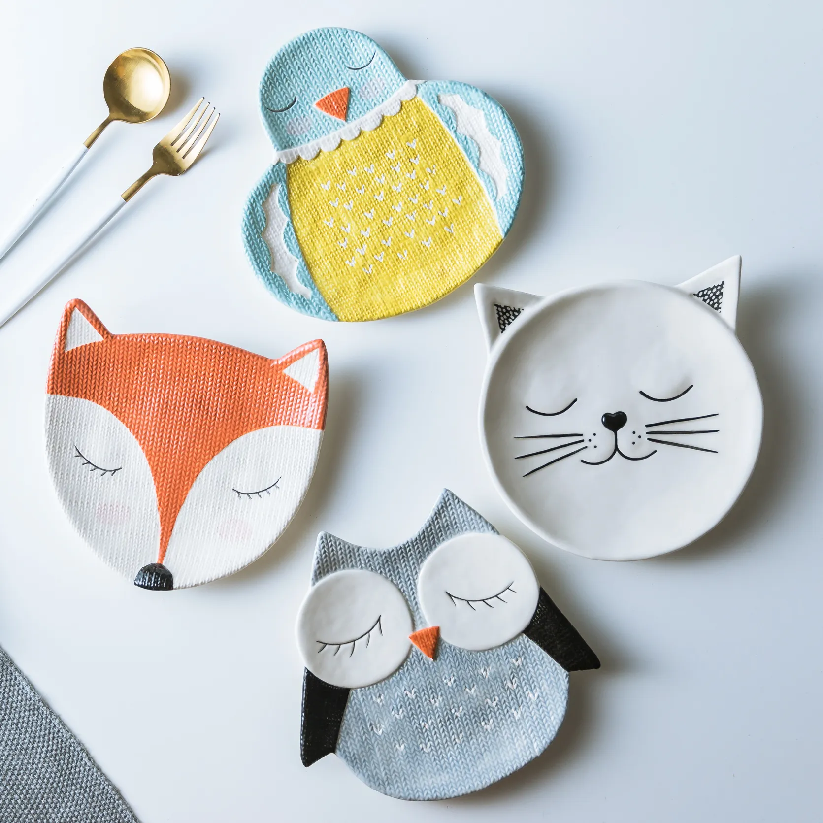 Japanese ceramic pet plate domestic children breakfast cute dessert fruit carton animal eagle cat fox pigeon irregular plate