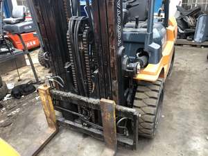 Toyota40 50 4t Chariot élévateur d'occasion avec des performances stables Diverses configurations Traitement de prix d'usine en Chine - Product Image 2