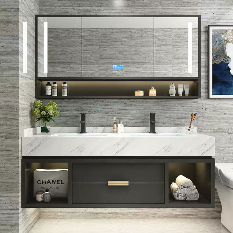 สีเทาเข้ม