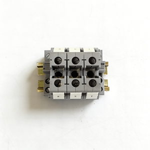 <span class=keywords><strong>Toshiba</strong></span> P/N APT517-2R5N6-1用CT端子ブロック - Product Image 1