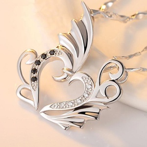 2019 nueva moda parejas amantes chapados en plata <span class=keywords><strong>corazón</strong></span> colgante, collar <span class=keywords><strong>de</strong></span> diamantes <span class=keywords><strong>de</strong></span> imitación <span class=keywords><strong>dragón</strong></span> ala collar - Product Image 3