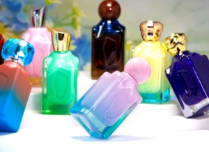 Flacone Spray per Profumo in Vetro <span class=keywords><strong>da</strong></span> 100ml con Fondo Quadrato e Parte Superiore Irregolare, Disponibile in Vari Colori Personalizzabili - Product Image 5