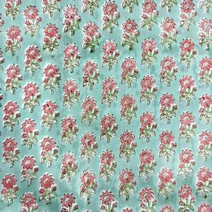 Tissu en coton imprimé à la main de qualité supérieure, vert mousse et rose blush, à petits motifs floraux, respirant, pour hommes et femmes - Product Image 2