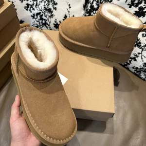 Botas Clásicas Estilo UGG de Tendencia 2025 para Mujer, Cómodas, Térmicas para Exteriores, Cálidas de Otoño e Invierno, con Plataforma Plana de Goma, Impermeables y Piel de Oveja - Product Image 3