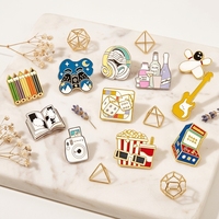 Vente directe usine : Badges scolaires, artisanat métallique exquis, épinglette personnalisée en fer plaqué or en forme de cœur de 1,75 pouce