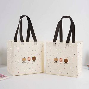 Bolsa de Regalo de Película Laminada No Tejida con Diseño de Oso de Dibujos Animados para Ropa Infantil, Personalizable, Venta al por Mayor, Hecho en China - Product Image 3