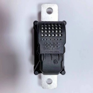 Porte-fusible Tesla Model 3 YS X 064689-00-J en PVC pour application de fusible de batterie - Product Image 1