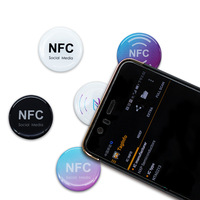 Бесплатный образец 14443A 13,56 mhz Nfc тег перезаписываемая клейкая наклейка RFID N tag213 /215/216 Rfid Nfc этикетка наклейка