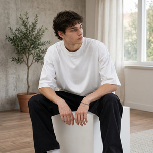 T-shirt en coton blanc pour homme ONETEN APPARELS, coupe classique, manches courtes, col rond, logo sur le devant, respirant, écologique, haut décontracté - Product Image 1