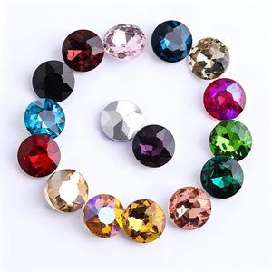 Accesorios de cristal para manualidades, estuche de diamantes de imitación con base puntiaguda y forma de flor, accesorios de ropa con material de diamante. - Product Image 1