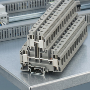 Bloc de terminaison traversant double niveau UKKB 10-PV, modèle 3003567, conducteurs 1-5 AWG, 1-10 contacts pour applications à courant élevé - Product Image 3