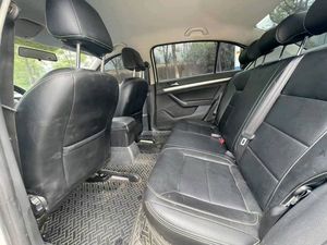 Para Beetle Luxury Sedan 1.5L FWD Automático, Volante a la Izquierda, Asientos de Cuero, Gasolina Euro VI, Techo Solar, Informe de Inspección - Product Image 4