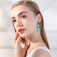 Boucles d'oreilles bohèmes 2024, perles de riz vertes, carrées, exagérées, faites à la main, avec pompons en perles de rocaille bleues pour femme