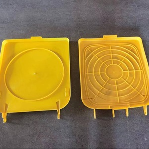 Poubelle carrée à couvercle plat 240L, épaissie, pour déchets médicaux, jaune, empilable, pour intérieur et extérieur - Product Image 1