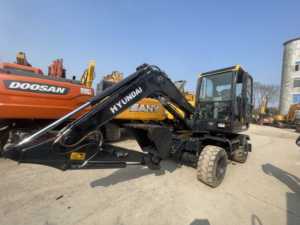 Escavatore HYUNDAI 60W-9 Usato Affidabile, Componenti Durevoli per Macchinari Edili, Escavatore Cingolato per Movimento Terra - Product Image 3