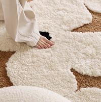 Tapis à poils longs Sarpes Freesia Floral en polyester, fabriqué à la machine, style crème, doux et élégant pour la décoration intérieure
