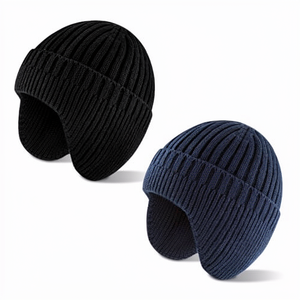 Bonnet en tricot à carreaux doublé satin avec pompon en fausse fourrure, unisexe, épais et ample, design côtelé et dessiné à la main pour l'hiver - Product Image 1