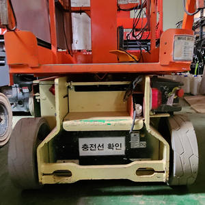 Plateforme de travail en hauteur électrique verticale d'occasion JLG 5,66 m de hauteur de travail, moteur, garantie 3 ans, 1230ES - Product Image 4