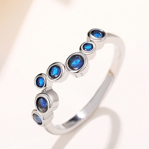 Bague à bulles en zircon bleu irrégulier pour femmes, bijoux de doigt minimalistes et tendance - Product Image 3