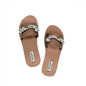 Espadrilles plates imperméables pour femmes Nomad - Ornées de strass en cristal - Product Image 6