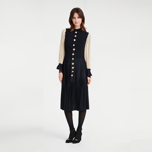 เดรสไหมพรมถักทรงเข้ารูป คอทรงกลม แขนยาวตัดสี ดีไซน์ใหม่ แฟชั่นผู้หญิง คุณภาพสูงแบบ OEM พร้อมกระดุมปิด - Product Image 1