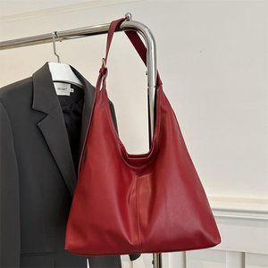 กระเป๋าถือสะพายไหล่ใบใหญ่ วัสดุ PU สำหรับเดินทาง ฤดูหนาวใหม่ ยอดนิยม สีพื้น เรียบง่าย ทันสมัย สำหรับผู้หญิง - Product Image 6