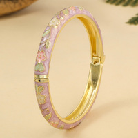 Bracelets rétro en alliage de zinc à motif floral, style pastoral frais et luxe léger, pour femmes, vente en gros transfrontalière, best-seller