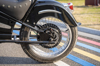 Bicyclette de course avec moteur à essence 48V 2 temps Capteur intelligent électronique vers le bas Tube Batterie au lithium Moteur Chopper