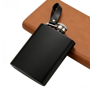 Flacon à whisky en acier inoxydable de 6 oz avec logo personnalisé OEM ODM, conteneur portable pour spiritueux pour le camping en plein air - Product Image 1