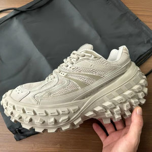 Zapatos deportivos de alta calidad para hombre y mujer, con cordones, transpirables, informales, de diseño moderno. - Product Image 1