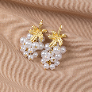 Boucles <span class=keywords><strong>d</strong></span>'oreilles créatives en perles vintage avec pompon et motif de <span class=keywords><strong>raisin</strong></span>, bijoux de luxe féeriques pour femmes - Product Image 5