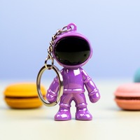 Arc-en-ciel 3D astronaute espace Robot Spaceman porte-clés porte-clés cadeau pour homme ami mode plastique dessin animé Anime cosmonaute porte-clés